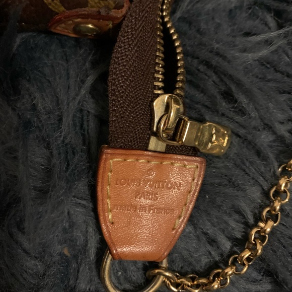 Louis Vuitton Eva monogram bag(bag discontinued). - Picture 4 of 16